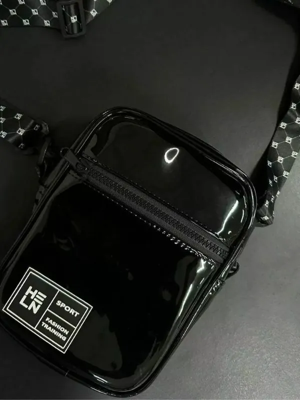 Bolsa Shoulder Hellen Carolina Logomania Vinil